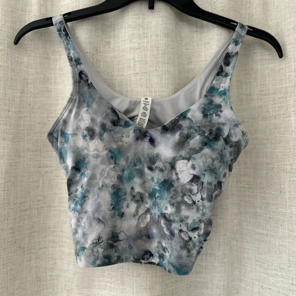 Lululemon size 4 sports bra/short tank